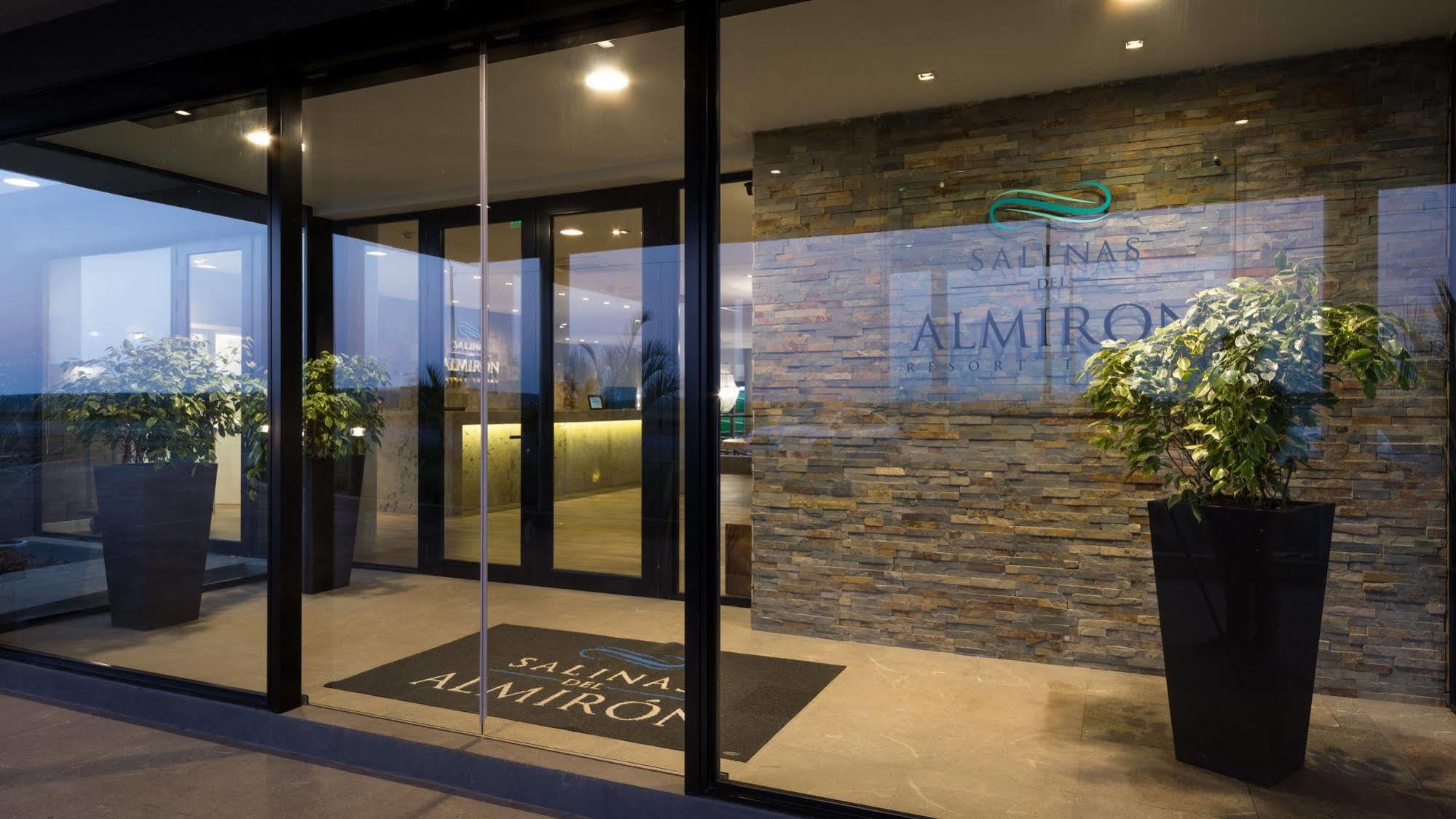 Salinas Del Almiron Resort Termal แตร์มาส เด อัลมิรอน ภายนอก รูปภาพ